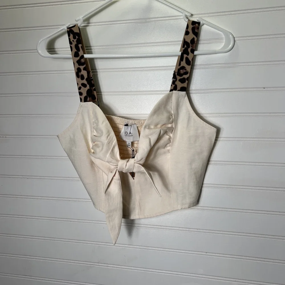 J.O.A. Crop Top Womens XS Ivory Front Tie Sleeveless Festival Animal Print Boho - Picture 6 of 6